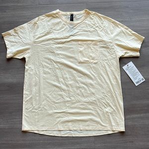 Lululemon Men's The Fundamental Pocket Short-Sleeve T-shirt Yellow